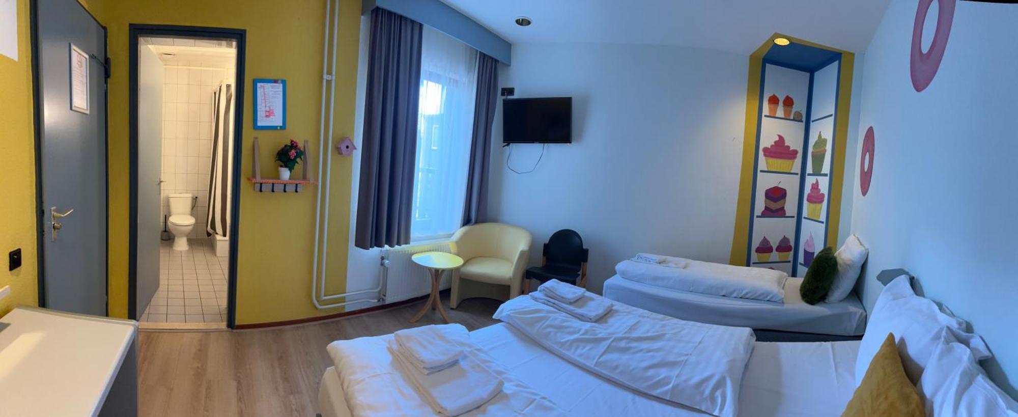 Driepersoonskamer met Badkamer