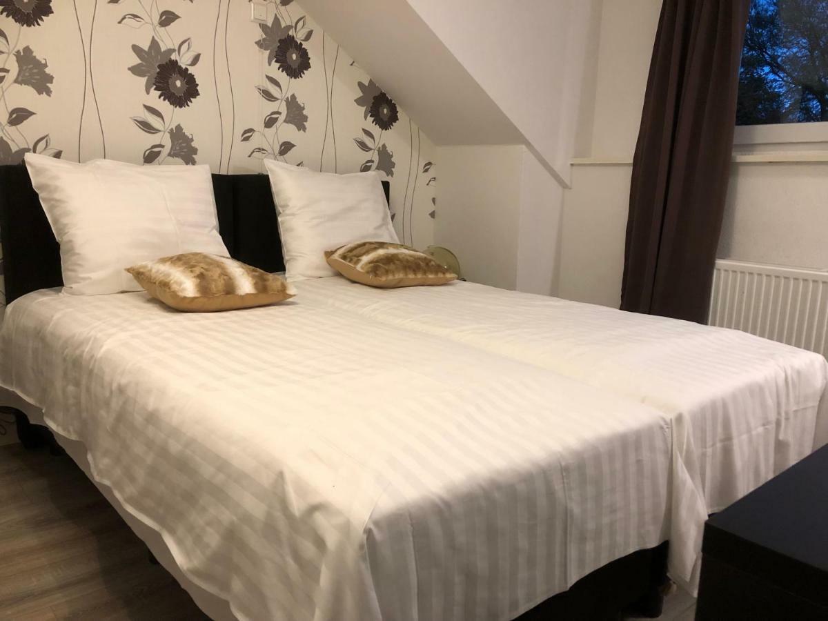 Standaard Tweepersoonskamer met Gedeelde Badkamer